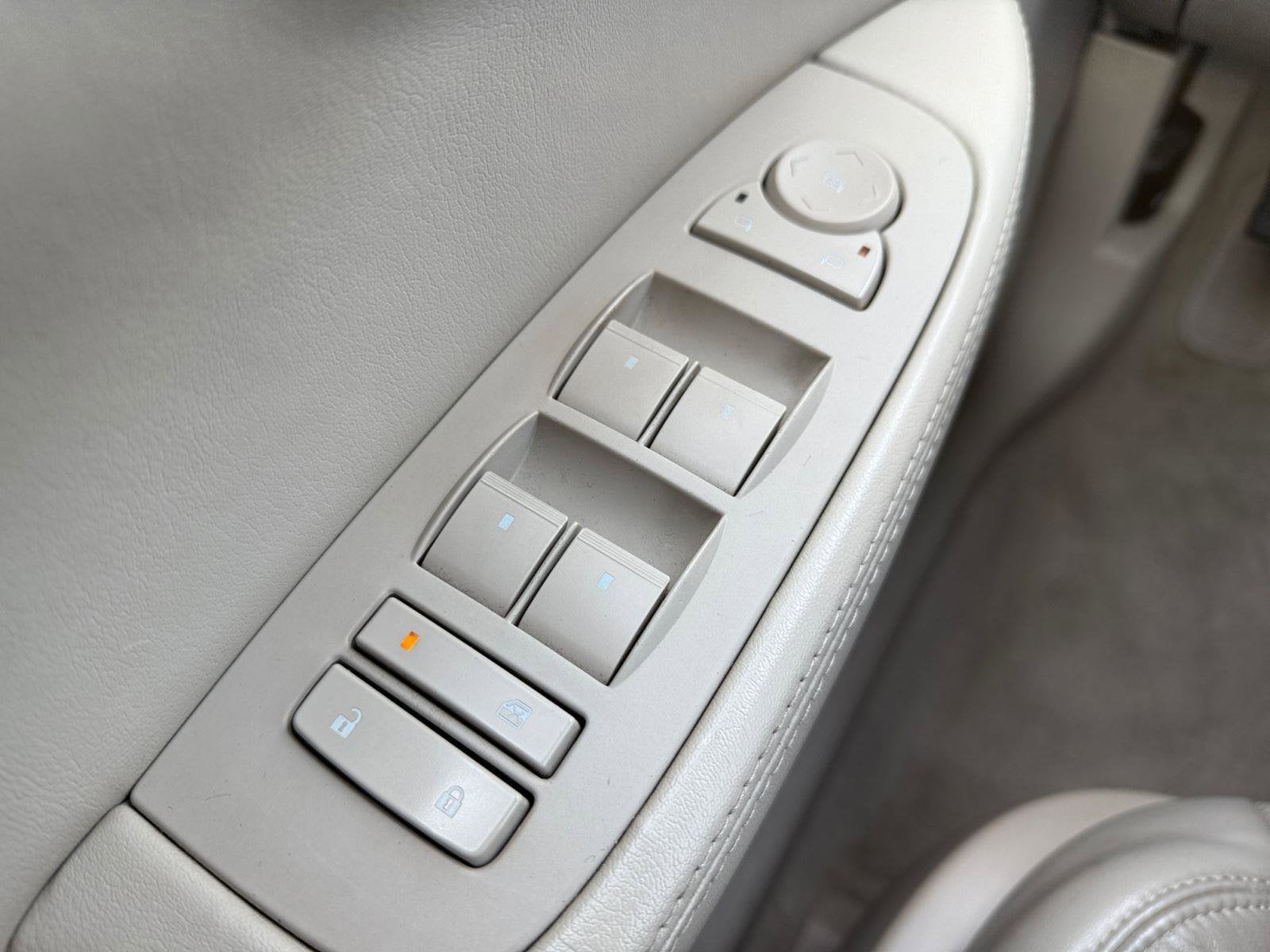 2009 Cadillac DTS Base