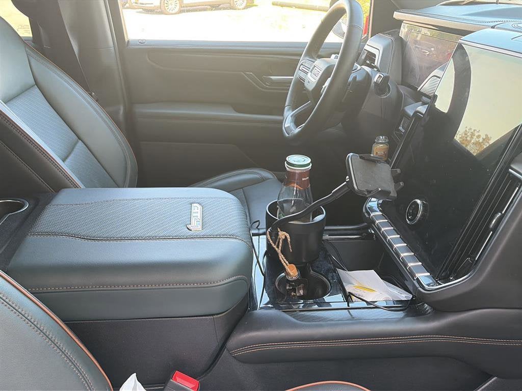 2025 GMC Yukon Base