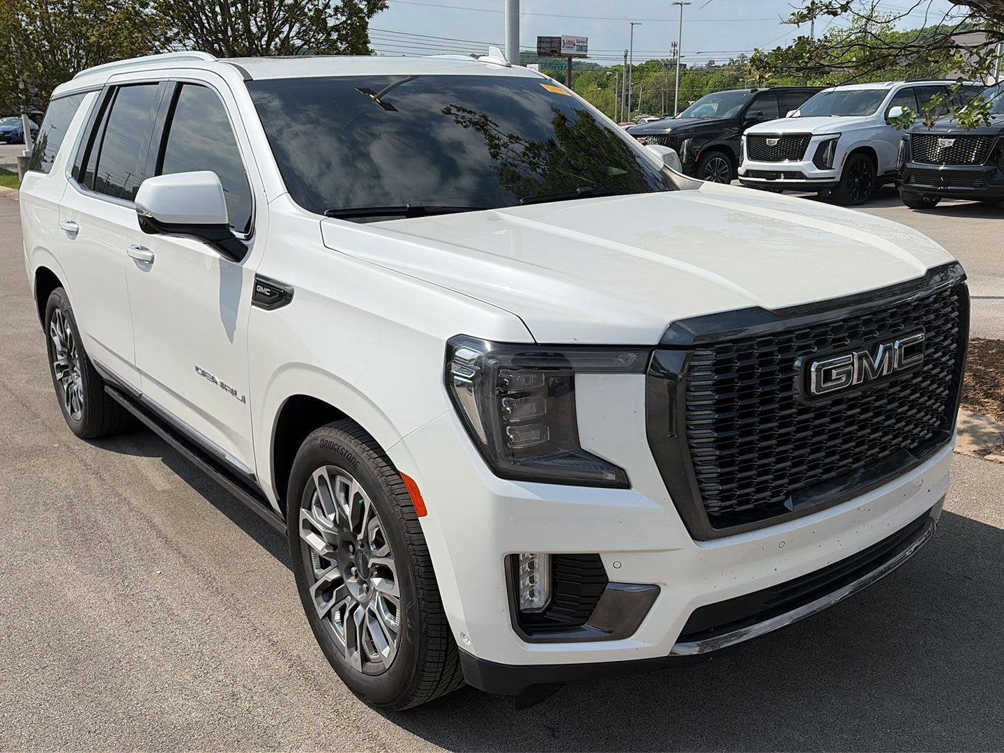 2023 GMC Yukon Base