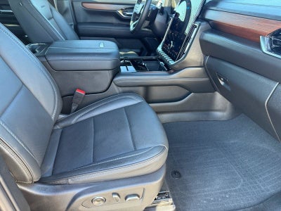 2025 GMC Yukon XL Base
