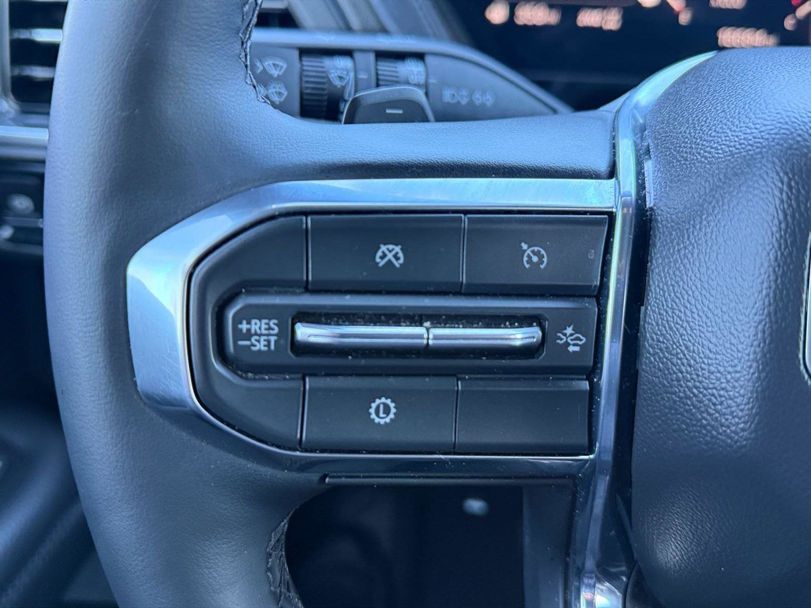 2025 GMC Yukon XL Base