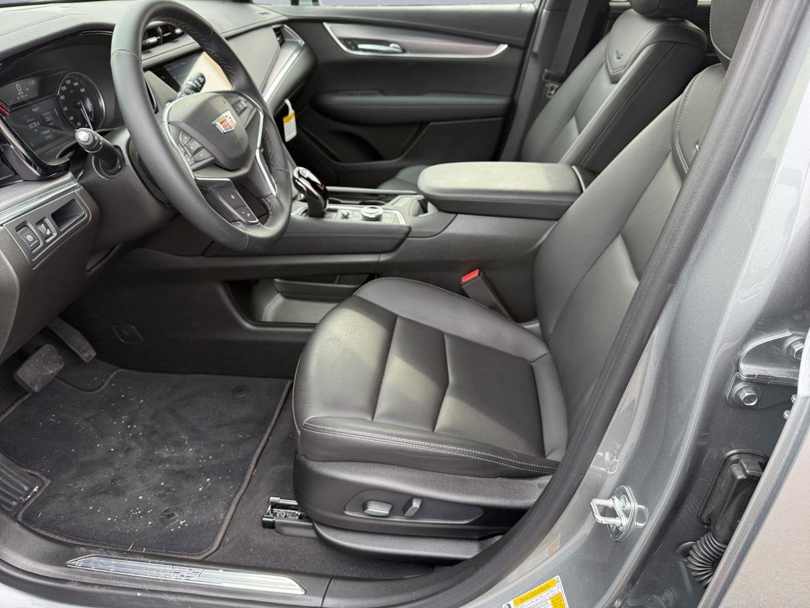 2025 Cadillac XT5 Base