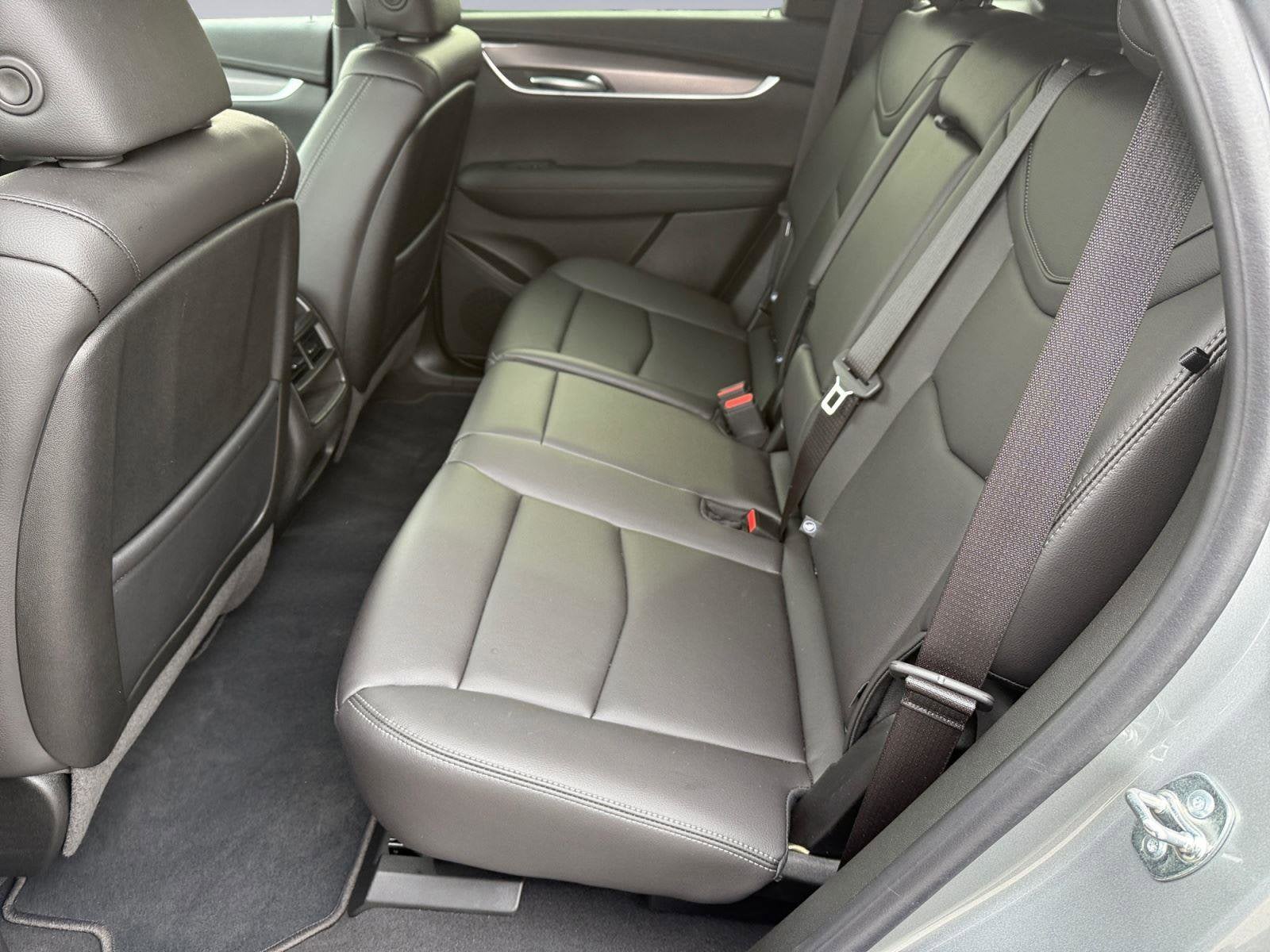 2025 Cadillac XT5 Base