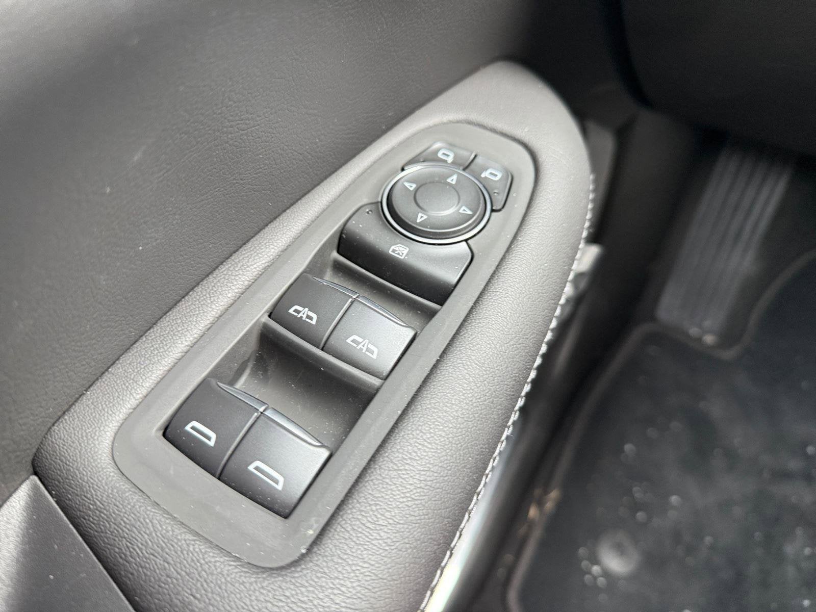 2025 Cadillac XT5 Base