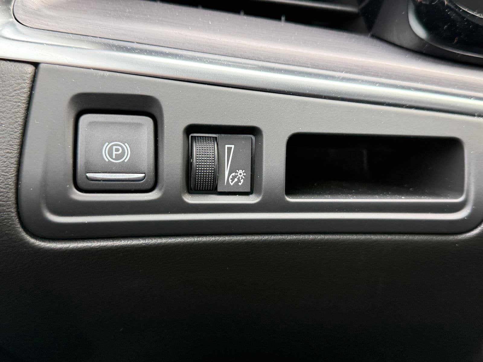 2025 Cadillac XT5 Base