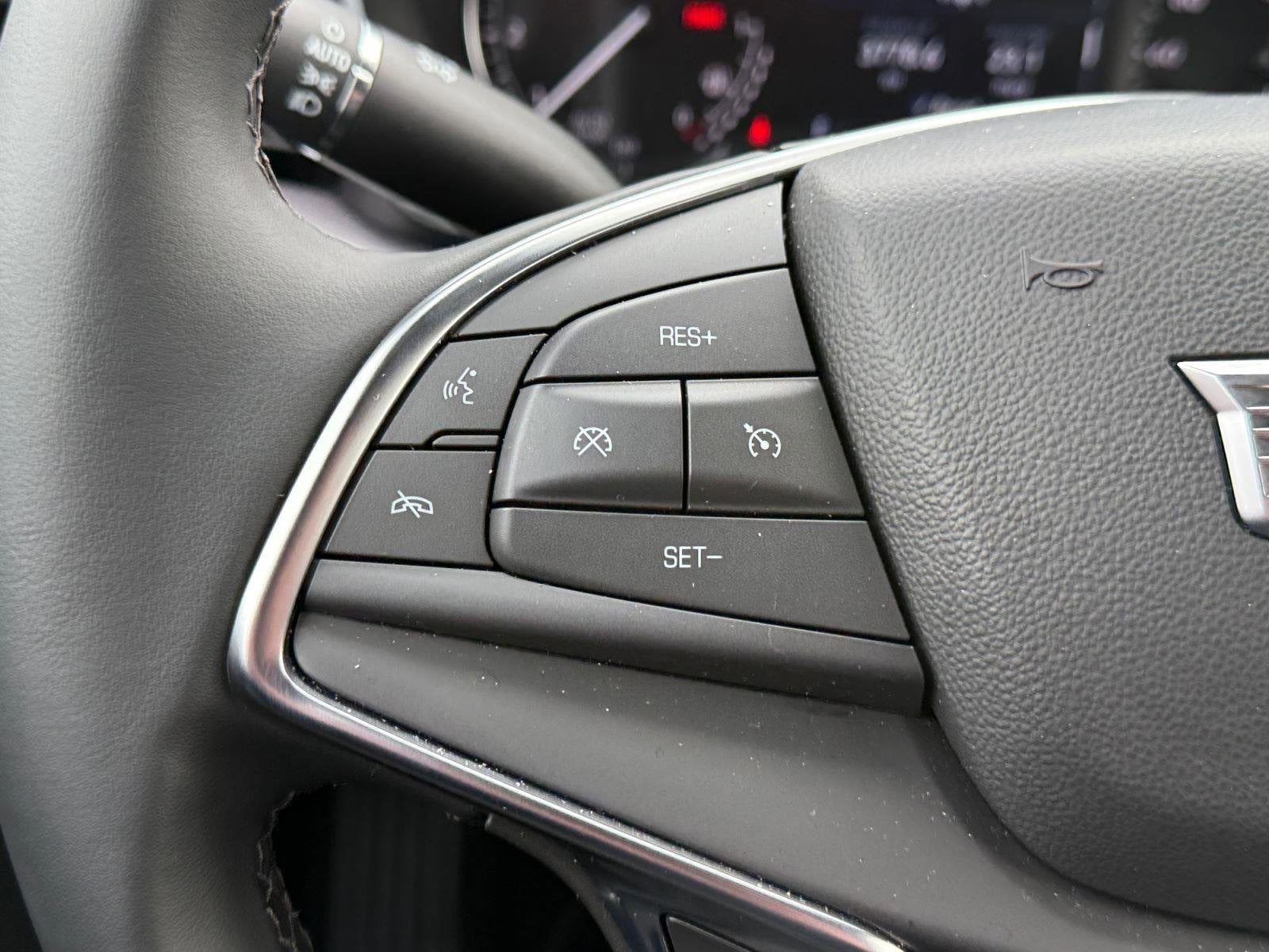 2025 Cadillac XT5 Base