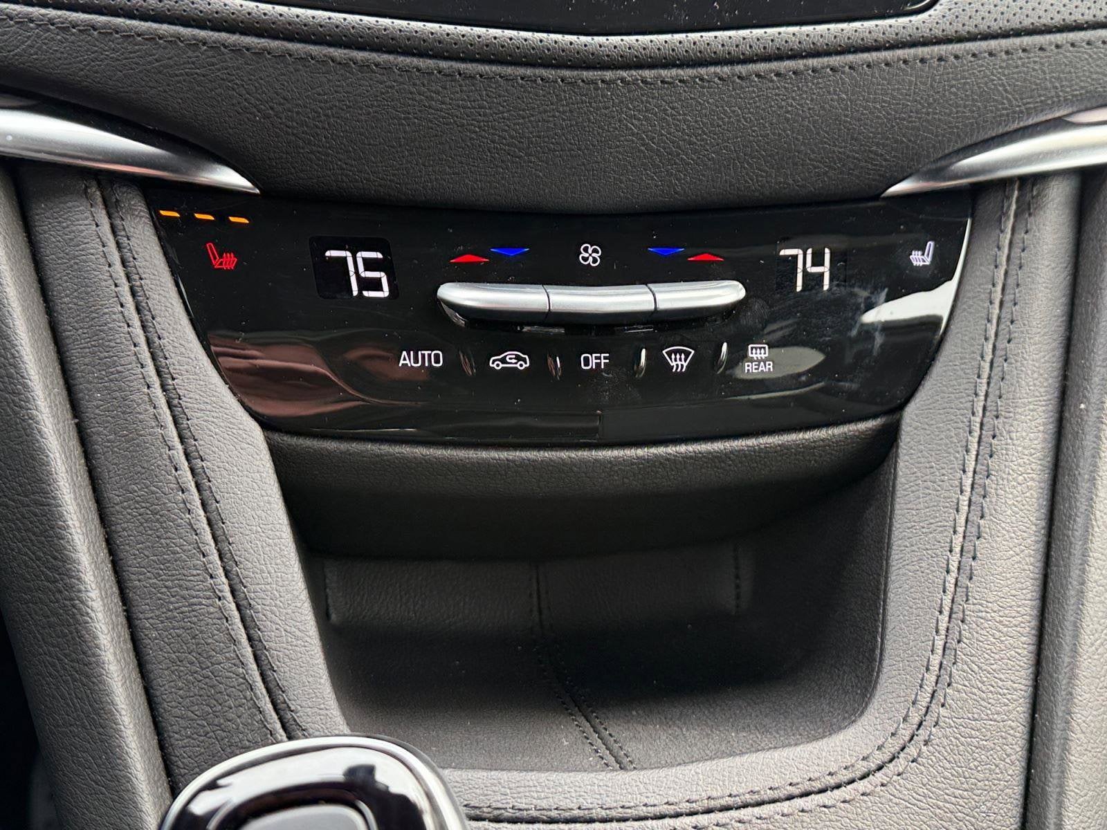 2025 Cadillac XT5 Base