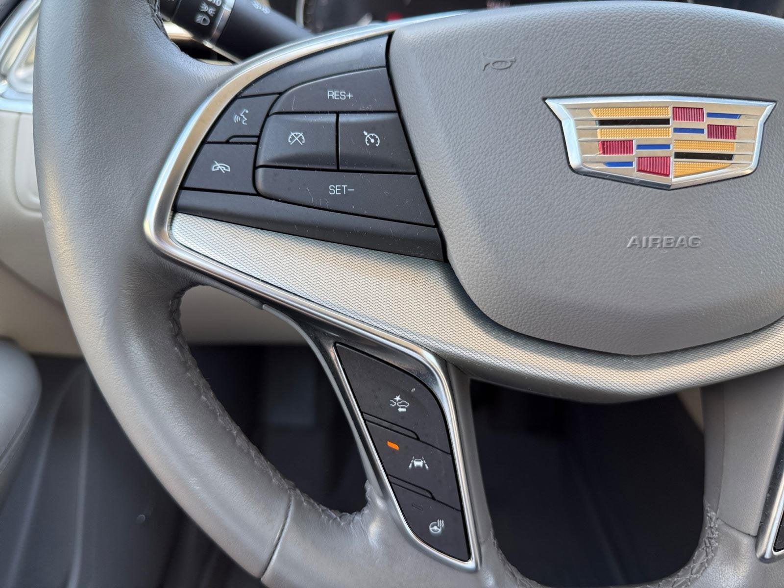 2023 Cadillac XT5 Base