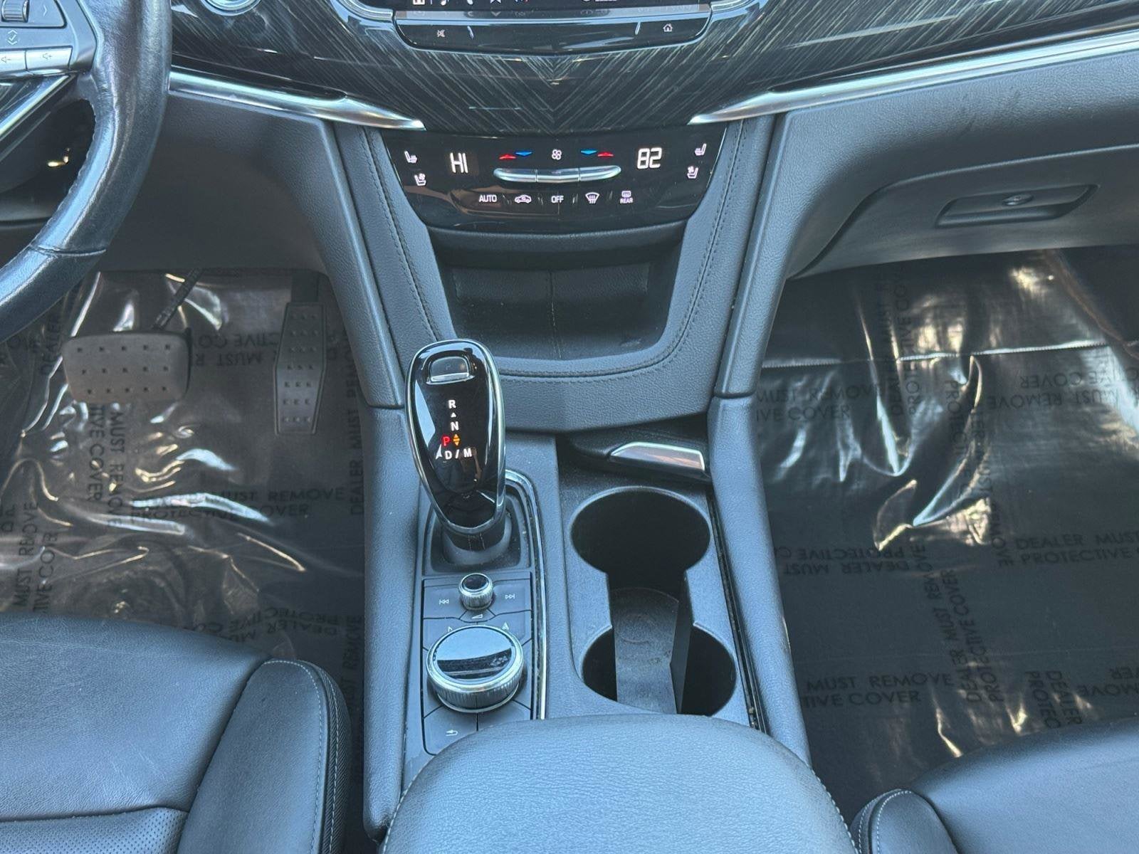 2022 Cadillac XT6 Base