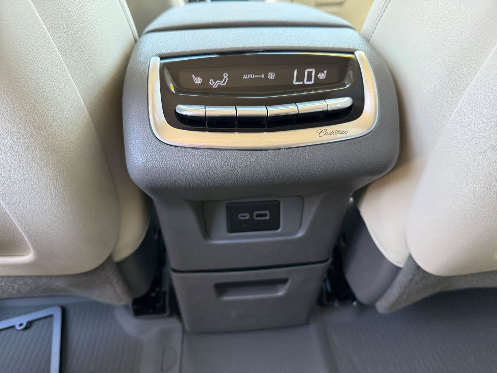 2024 Cadillac XT6 Base
