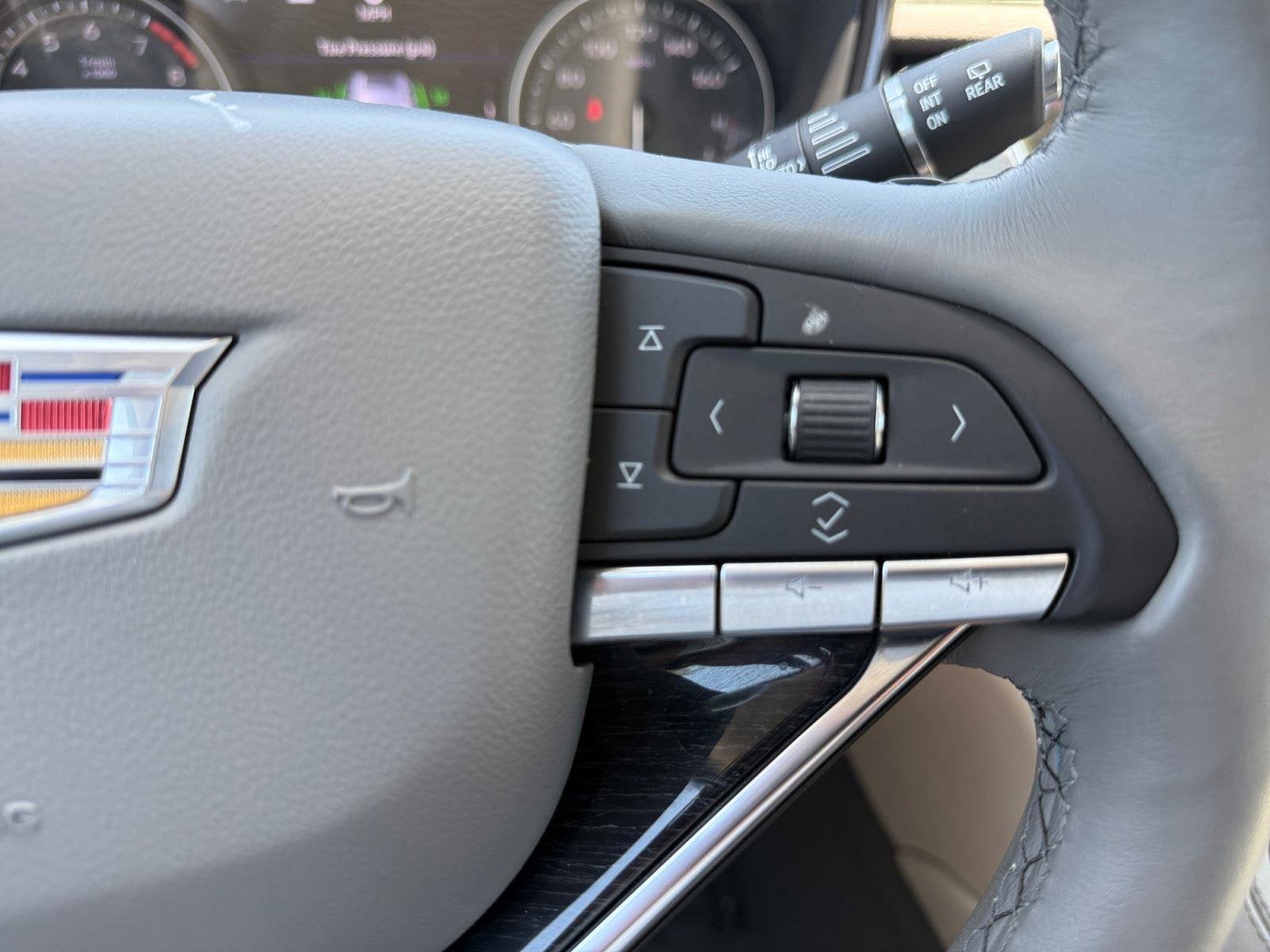 2024 Cadillac XT6 Base