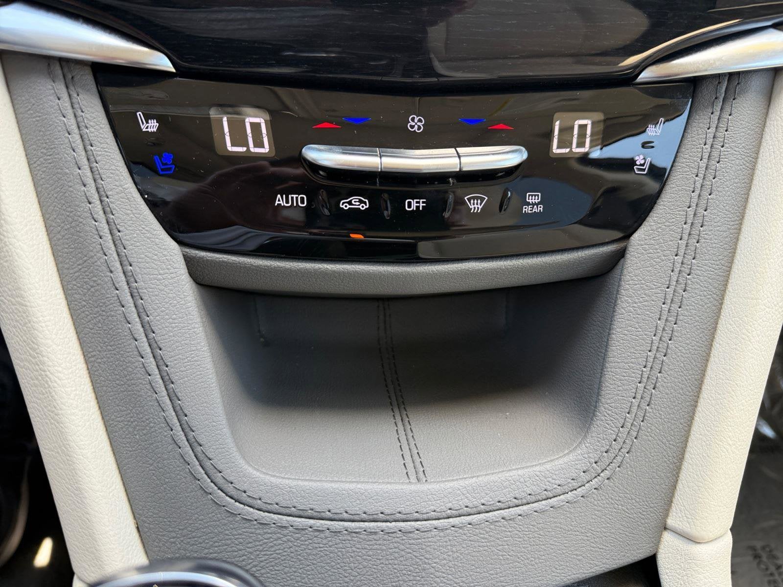 2024 Cadillac XT6 Base