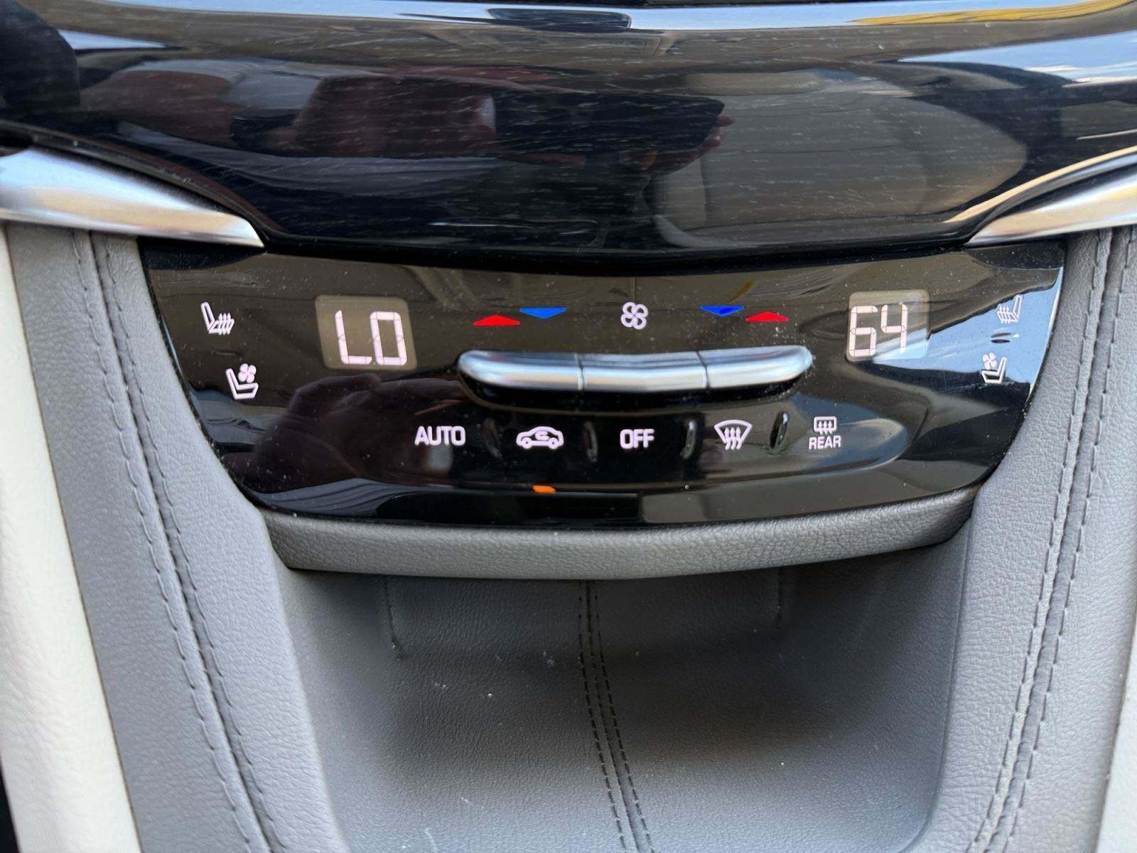 2024 Cadillac XT6 Base