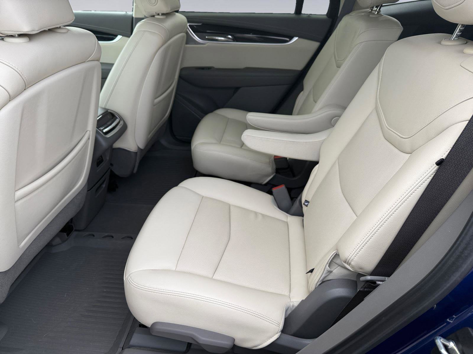 2024 Cadillac XT6 Base