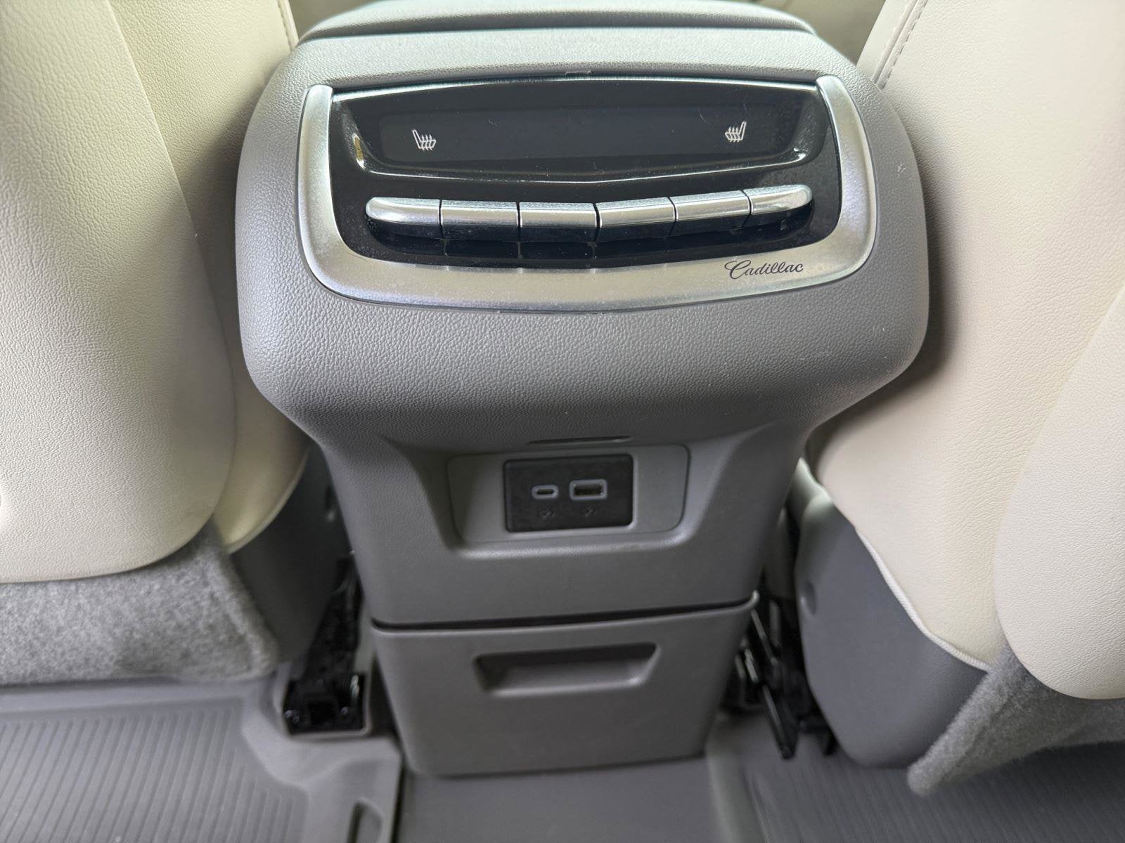 2024 Cadillac XT6 Base