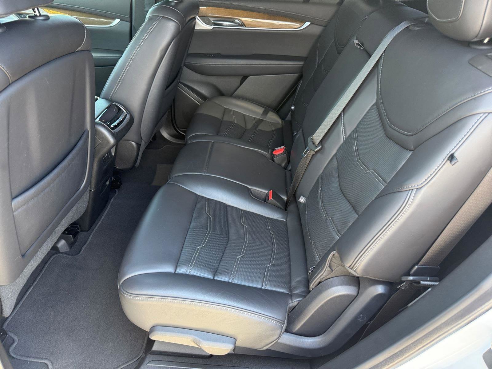 2021 Cadillac XT6 Base