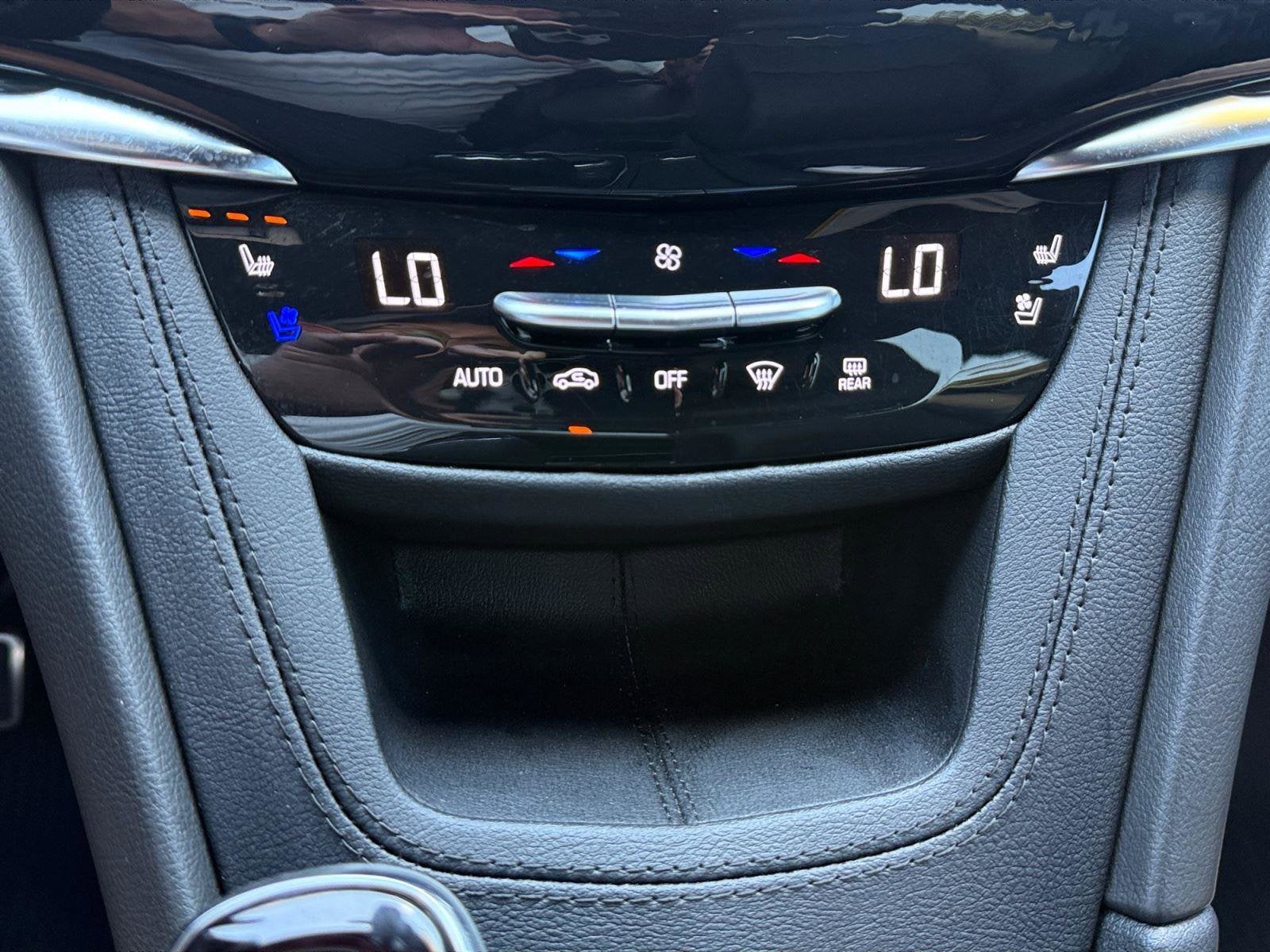 2024 Cadillac XT6 Base