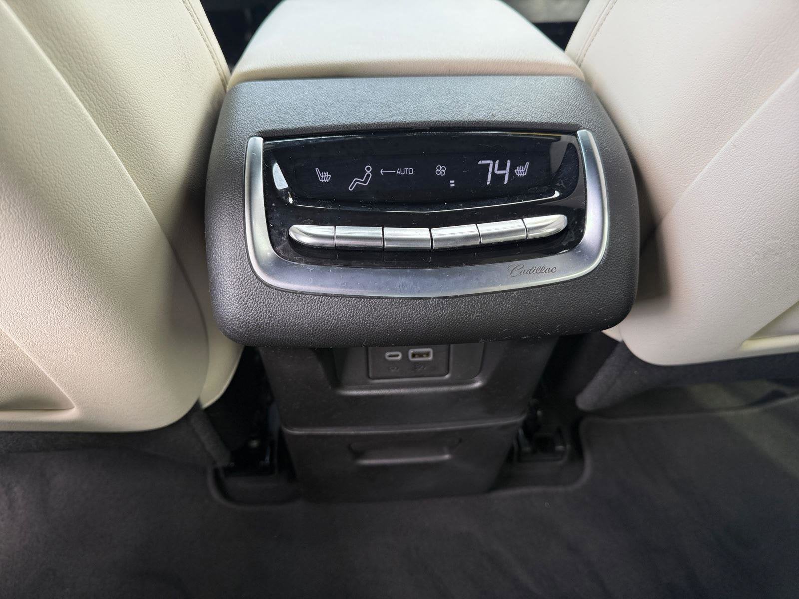 2024 Cadillac XT6 Base