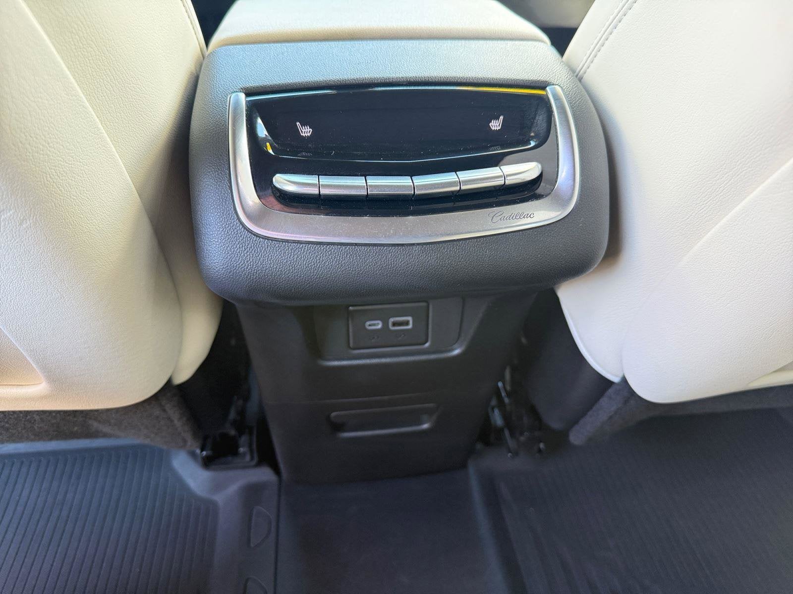 2024 Cadillac XT6 Base