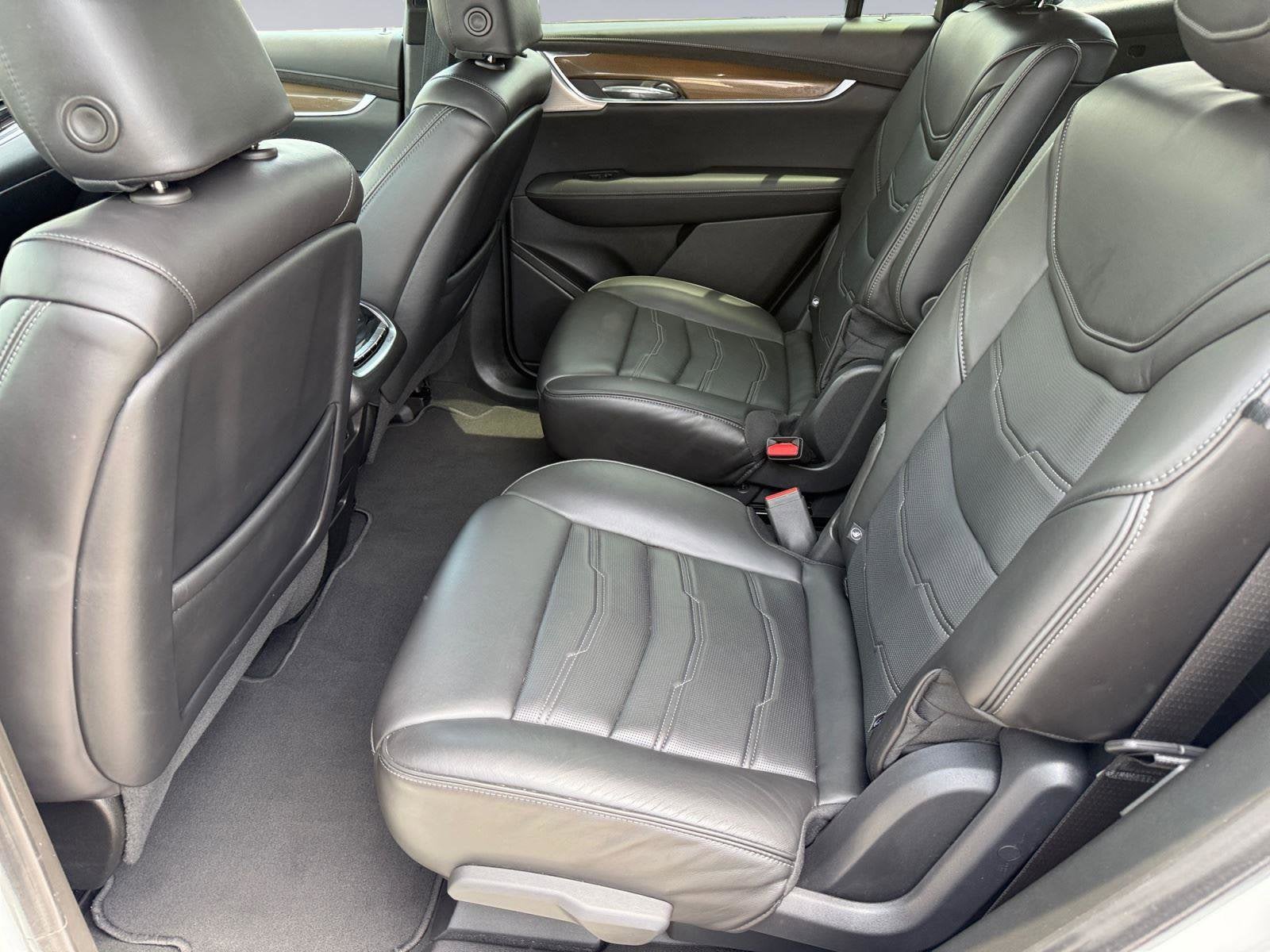 2023 Cadillac XT6 Base