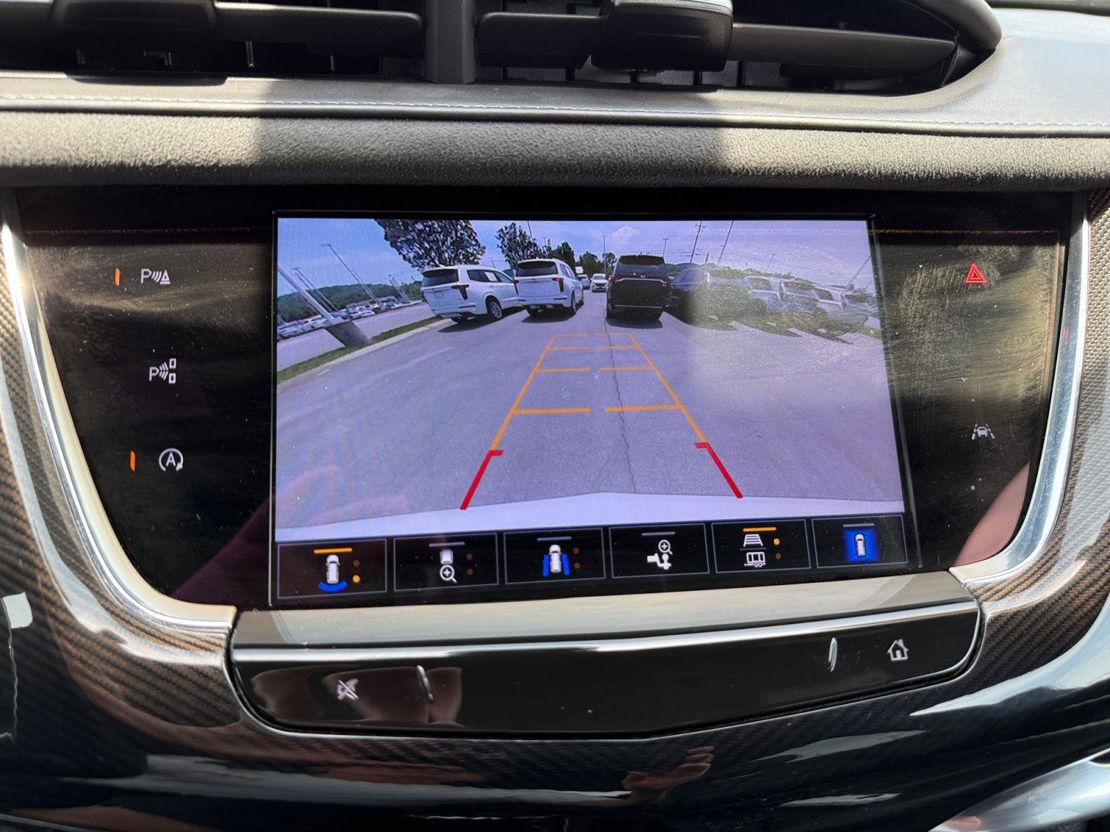2023 Cadillac XT6 Base