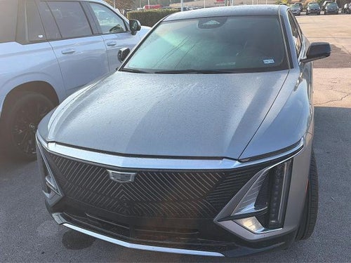 2024 Cadillac LYRIQ Luxury 2