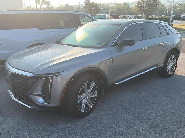 2024 Cadillac LYRIQ Luxury 2
