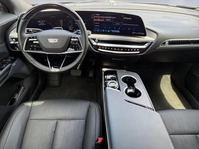 2024 Cadillac LYRIQ Luxury 2