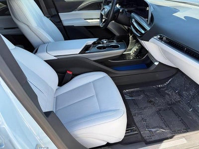 2024 Cadillac LYRIQ 4dr Luxury w/1SD