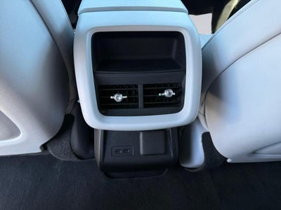 2024 Cadillac LYRIQ 4dr Luxury w/1SD