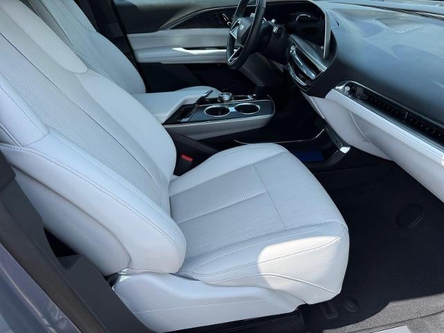 2024 Cadillac LYRIQ Sport 2