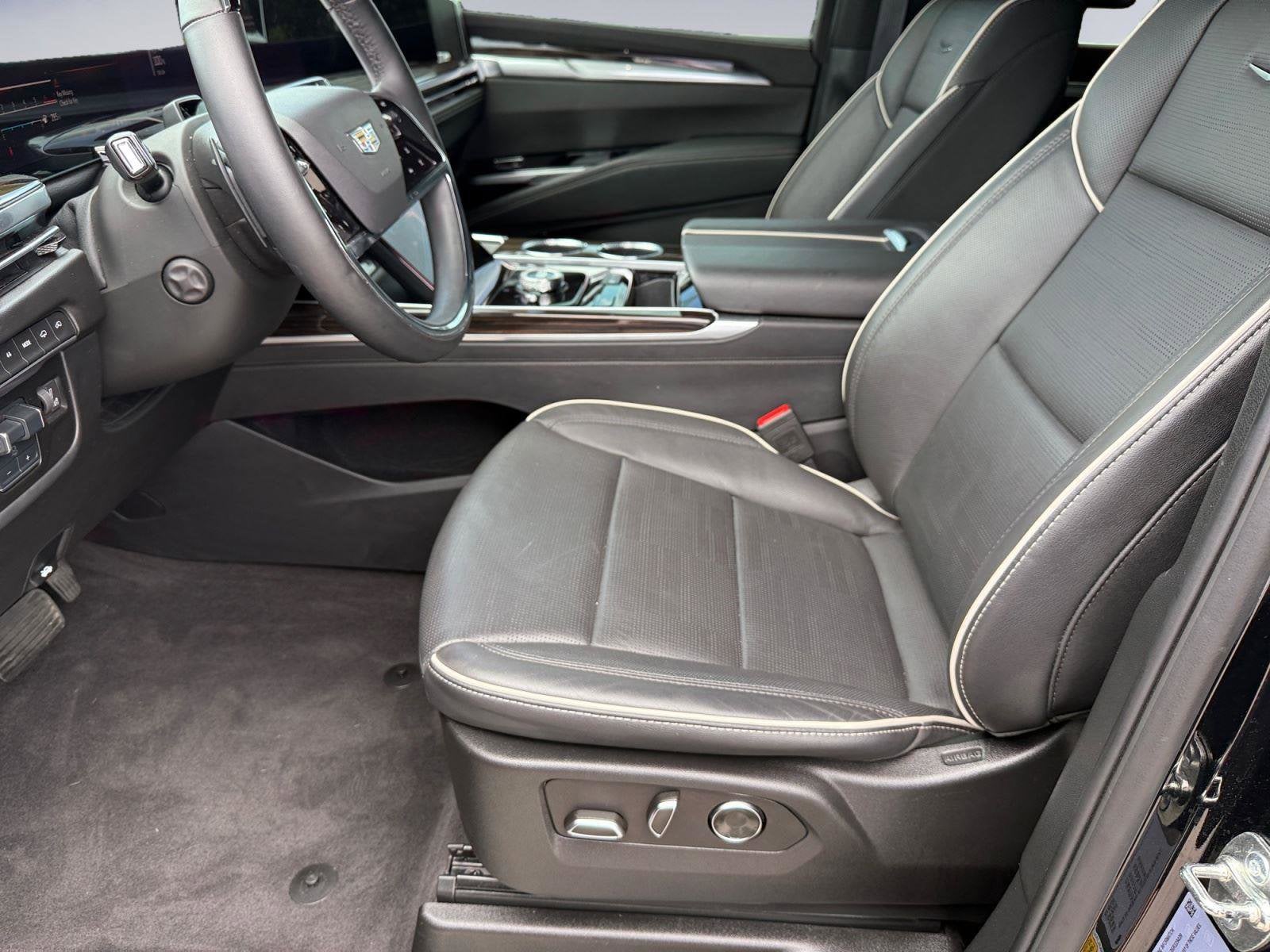 2025 Cadillac Escalade ESV Base