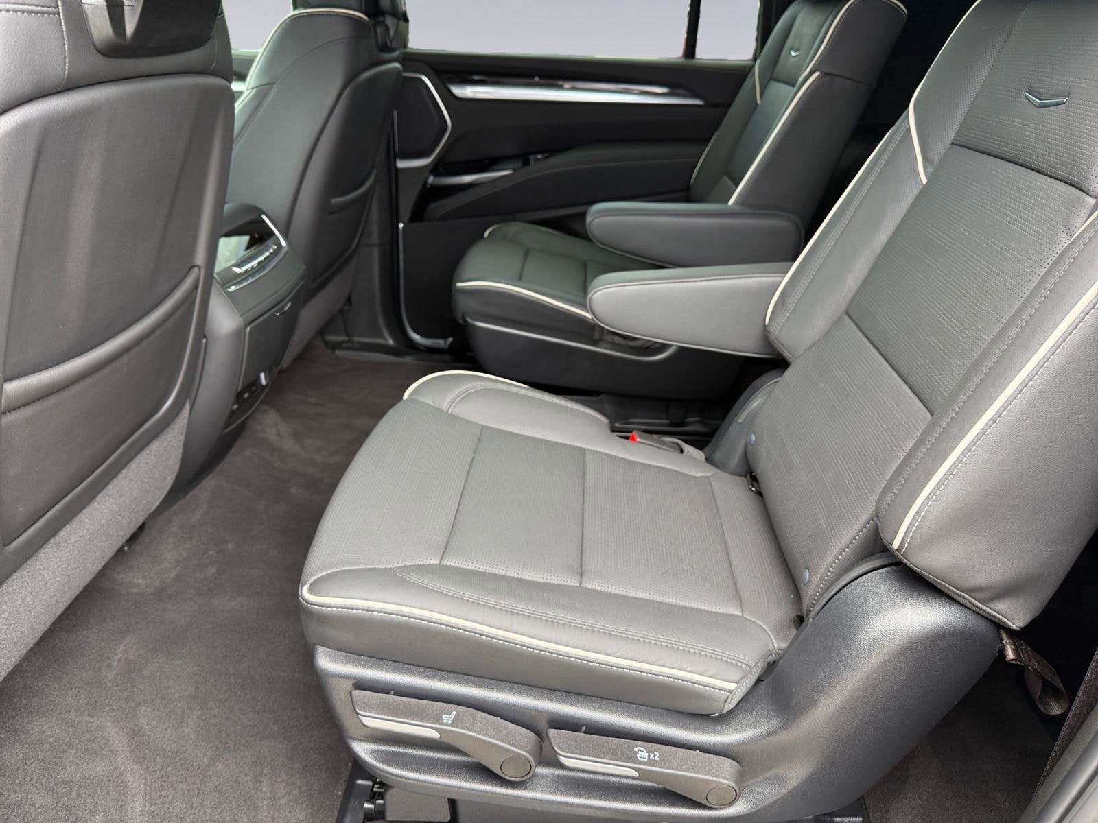 2025 Cadillac Escalade ESV Base