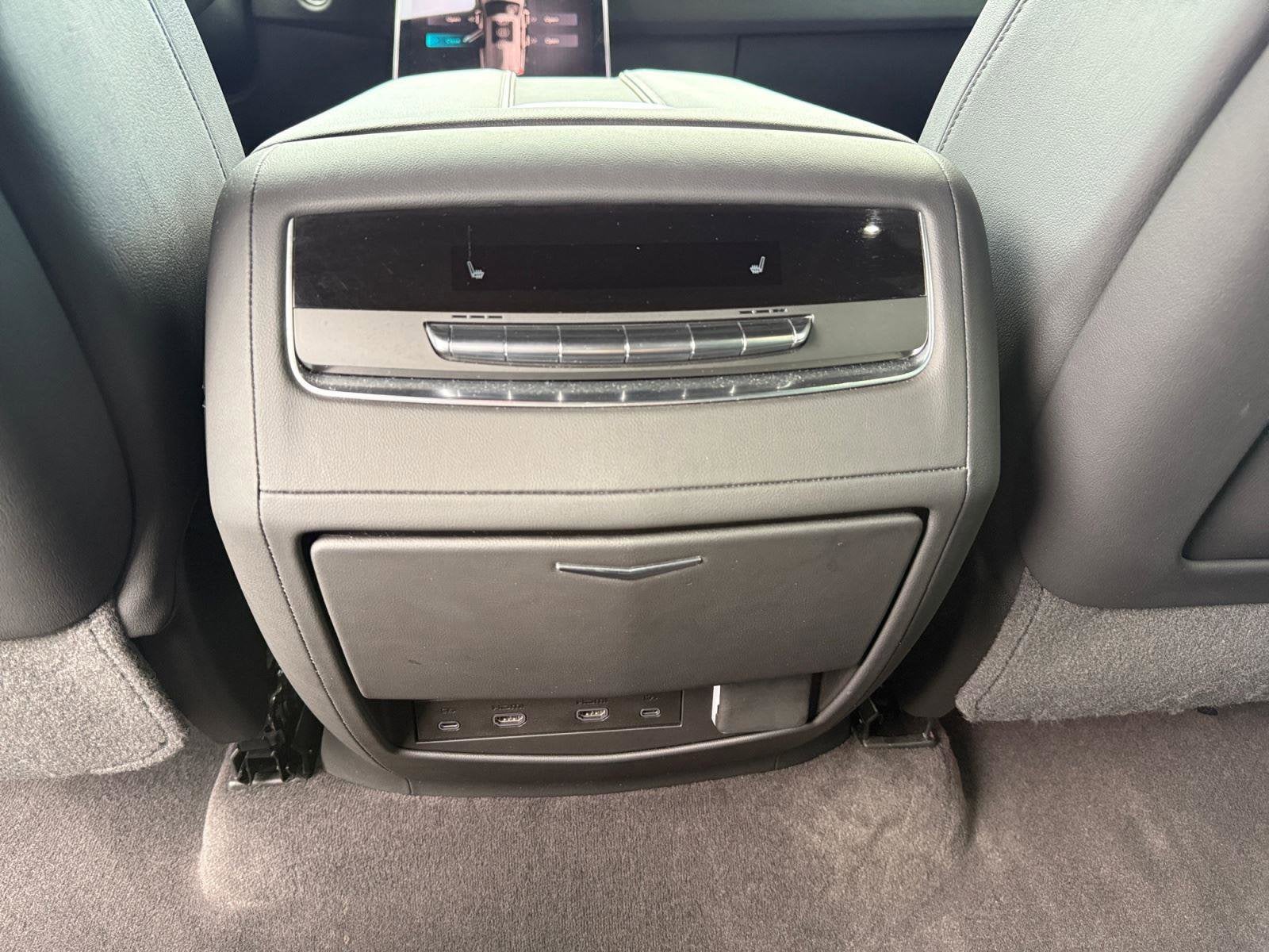 2025 Cadillac Escalade ESV Base