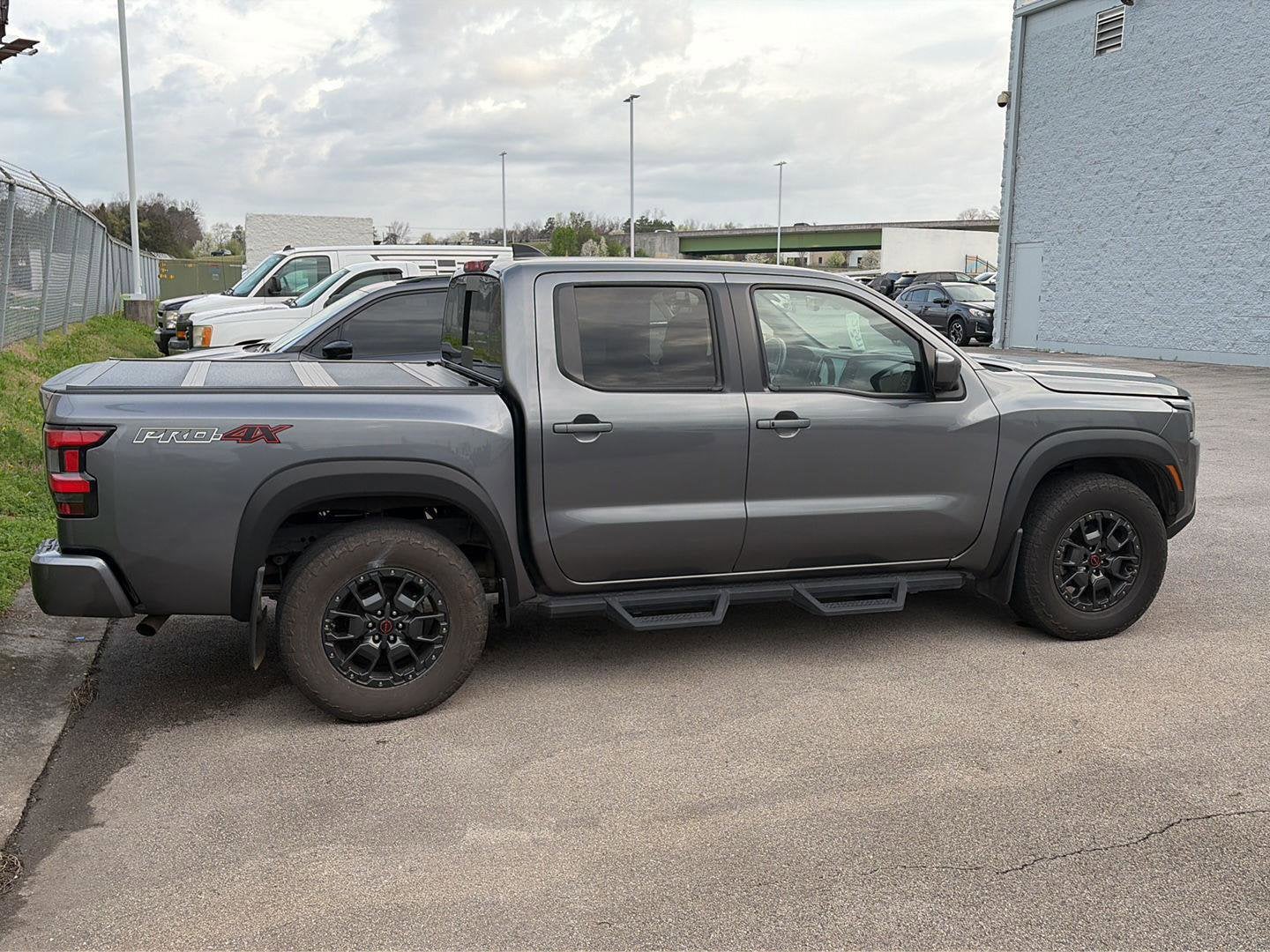 2023 Nissan Frontier Base