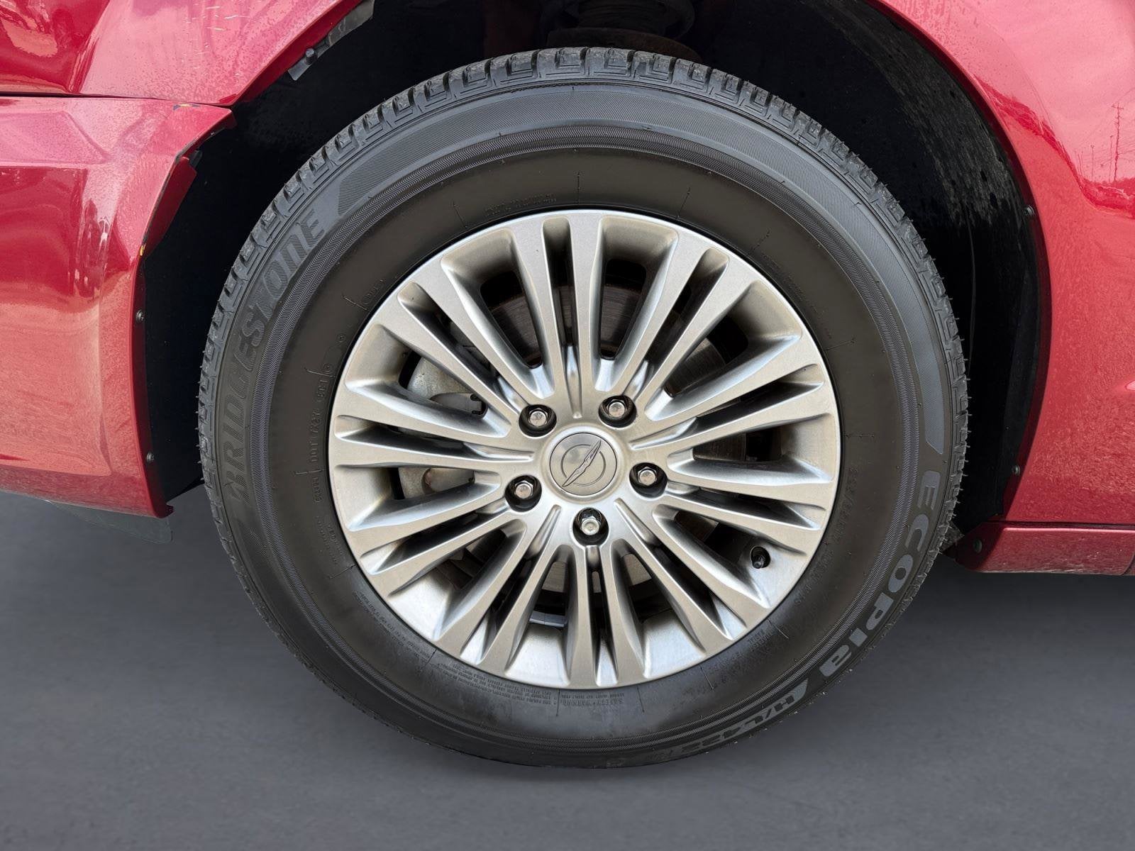 2013 Chrysler Town & Country Base