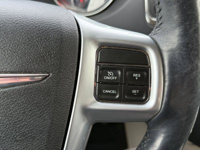 2013 Chrysler Town & Country Base