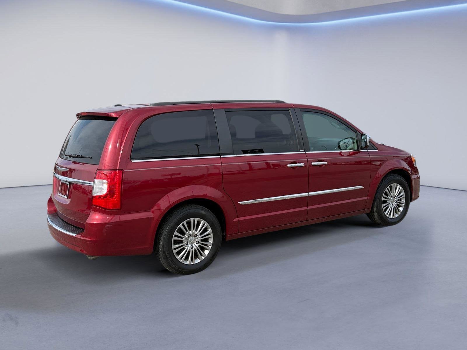 2013 Chrysler Town & Country Base