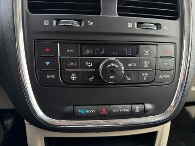 2013 Chrysler Town & Country Base