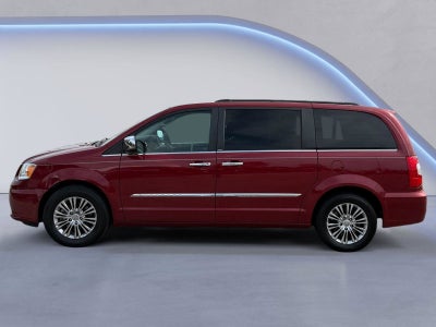 2013 Chrysler Town & Country Base