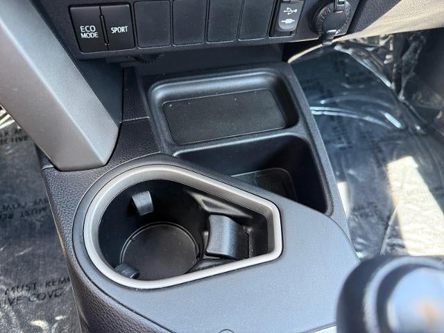 2016 Toyota RAV4 AWD 4dr XLE (Natl)