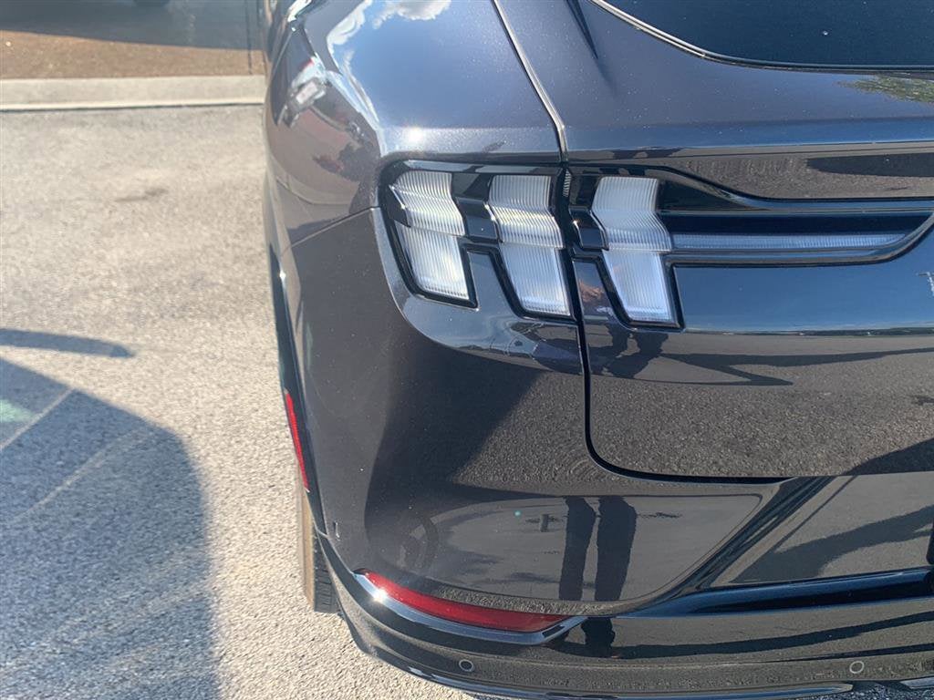 2022 Ford Mustang Mach-E Base