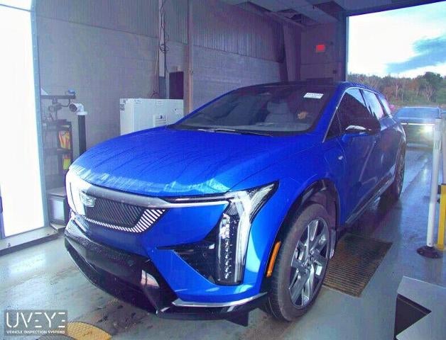 2025 Cadillac OPTIQ Luxury 2