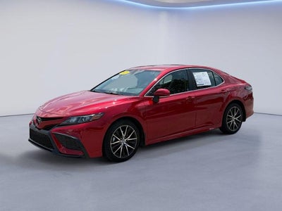 2022 Toyota Camry SE Auto (SE)