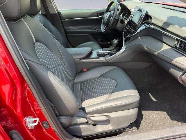 2022 Toyota Camry SE Auto (SE)