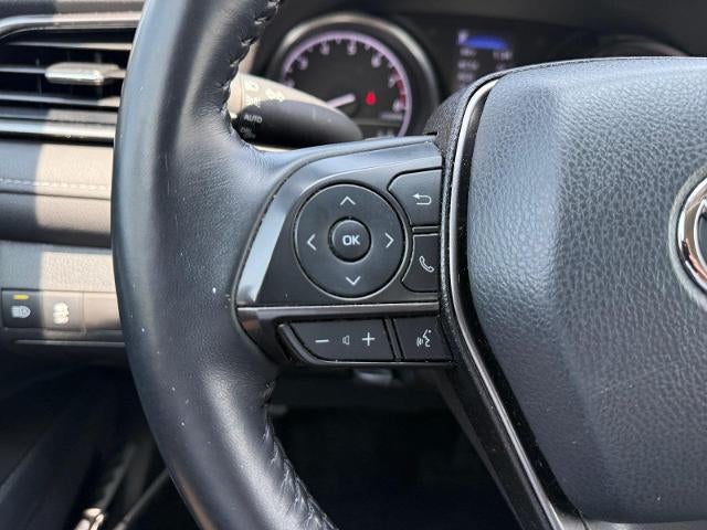 2022 Toyota Camry SE Auto (SE)