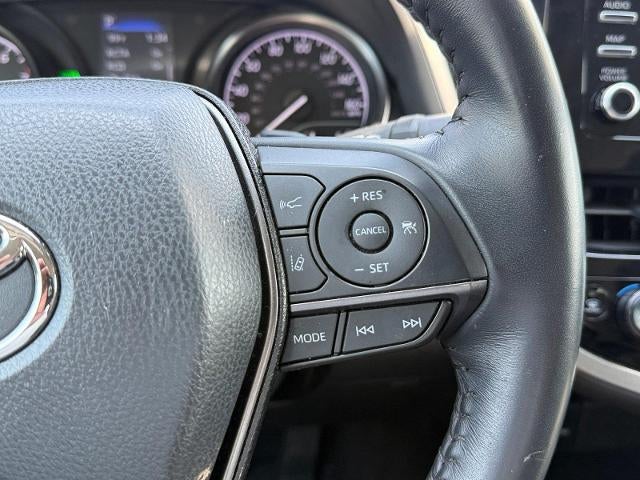 2022 Toyota Camry SE Auto (SE)