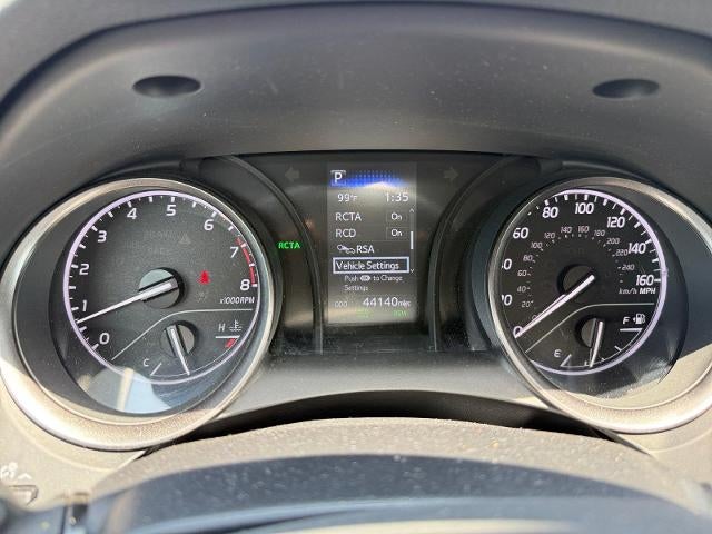 2022 Toyota Camry SE Auto (SE)