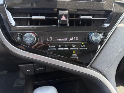 2022 Toyota Camry SE Auto (SE)