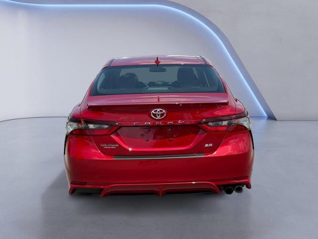 2022 Toyota Camry SE Auto (SE)